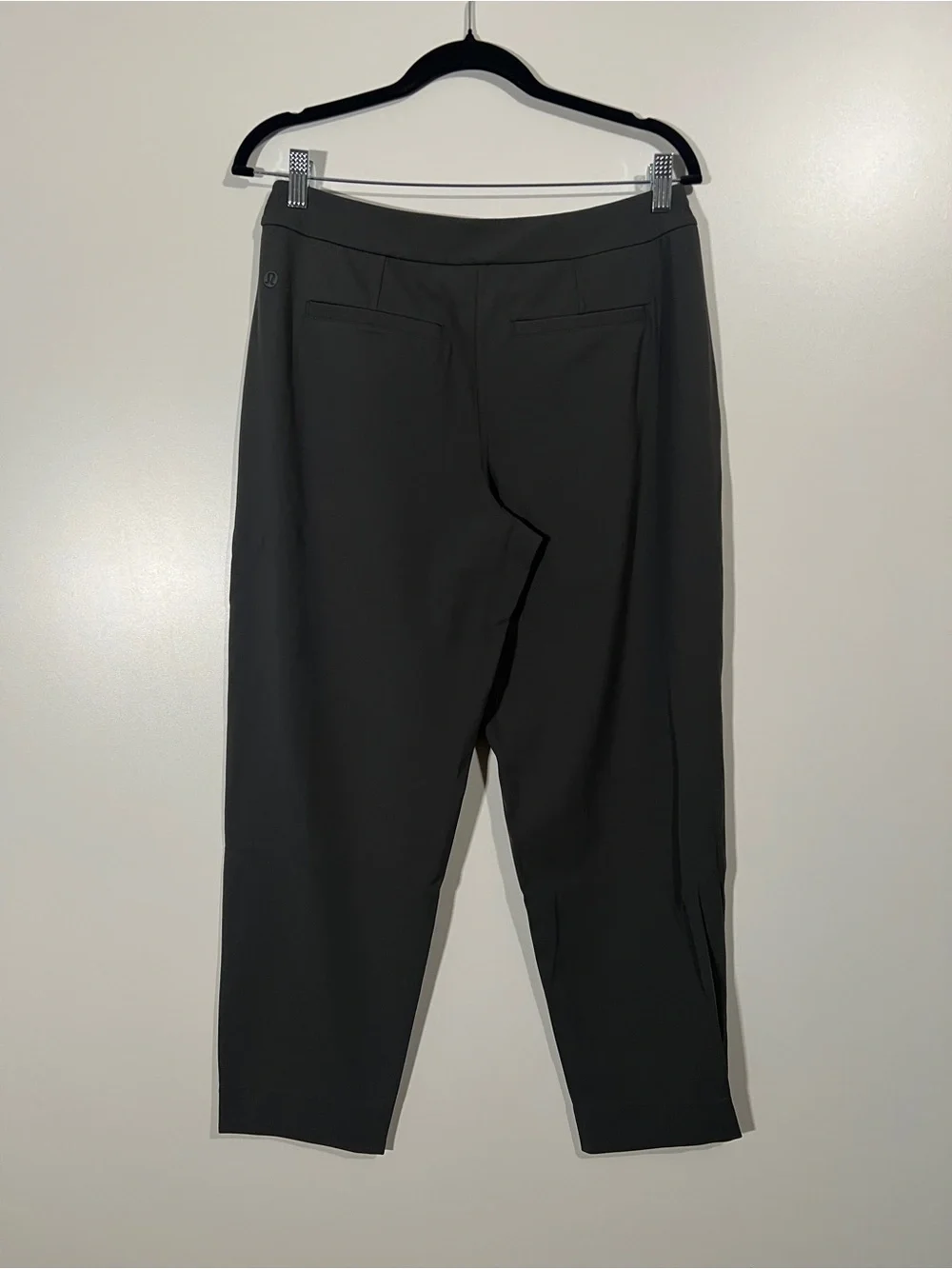 Lululemon Tapered-Leg Mid-Rise Pants 7/8 Length Luxstreme Medium Graphite Gray